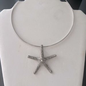 Choker necklace with starfish pendant